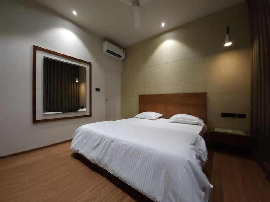 Gulzar 2Bhk Service Apartment, كانور المظهر الخارجي الصورة
